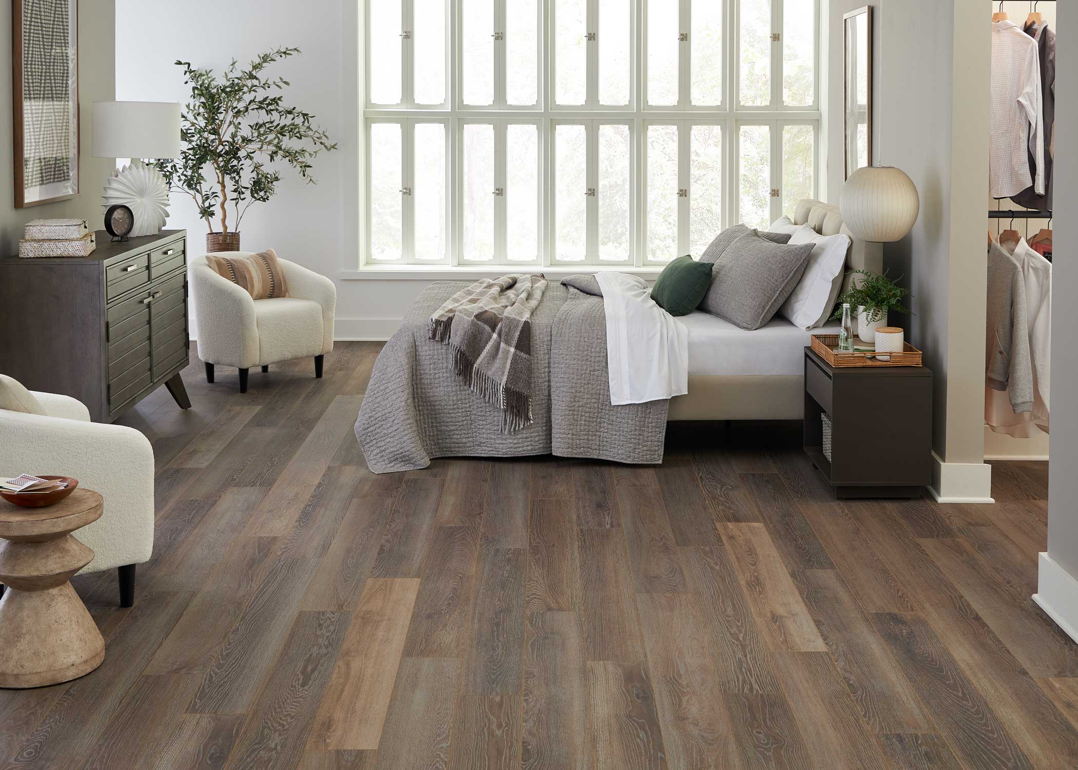 8mm w/pad Sirena Oak Water-Resistant Hybrid Resilient Flooring 6.97 in. Wide x 50.79 in. Long - Image 2